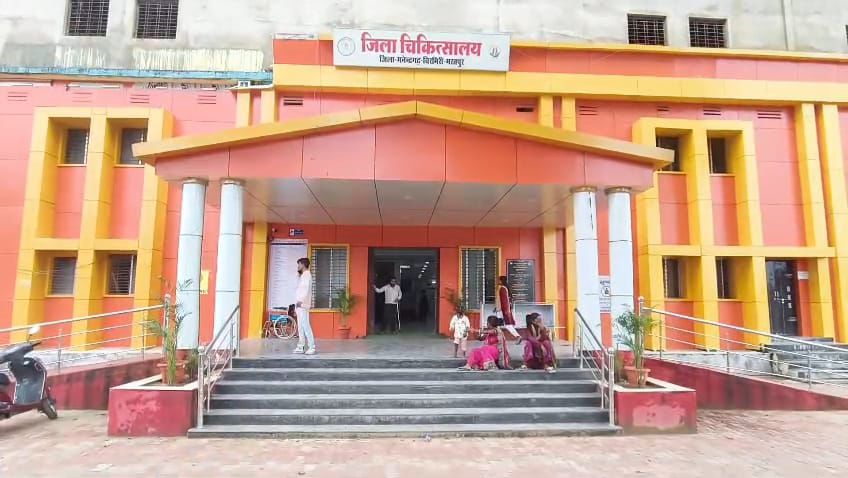 “चिरमिरी में खत्म हुआ ‘बोर्ड’ का छलावा: स्वास्थ्य मंत्री ने कागजी घोषणाओं को बदला हकीकत में”